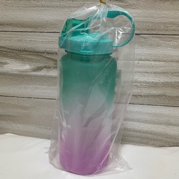 Motivational Water Bottle Straw Encouraging Green Purple 64 oz Half Gallon - Picture 2 of 4